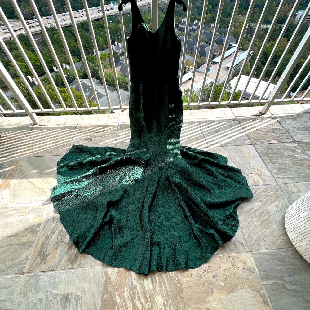 CAROLINA HERRERA BALL GOWN - Picture 6 of 15